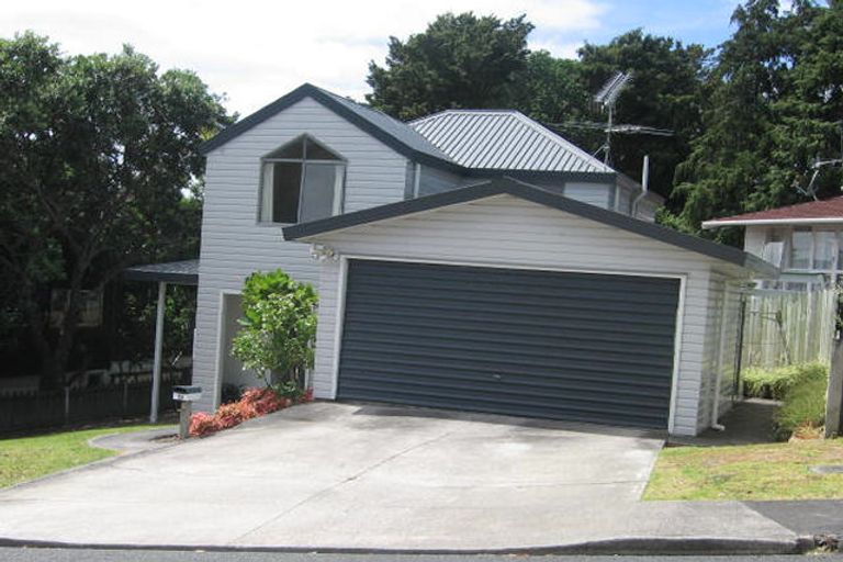 Photo of property in 1 Kathleen Street, Totara Vale, Auckland, 0627