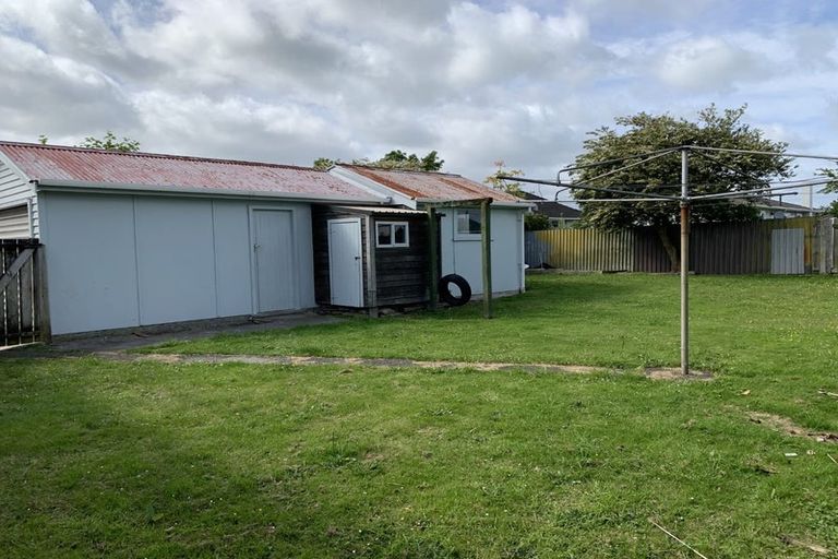 Photo of property in 28 Saint Annes Street, Levin, 5510