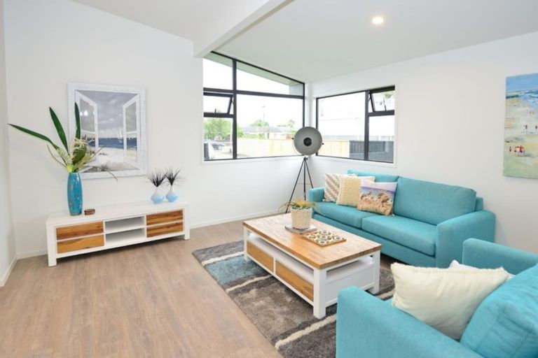 Photo of property in 33a Doment Crescent, Orewa, 0931