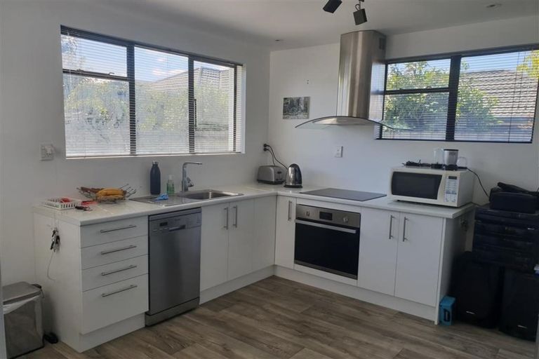 Photo of property in 422 Memorial Avenue, Burnside, Christchurch, 8053