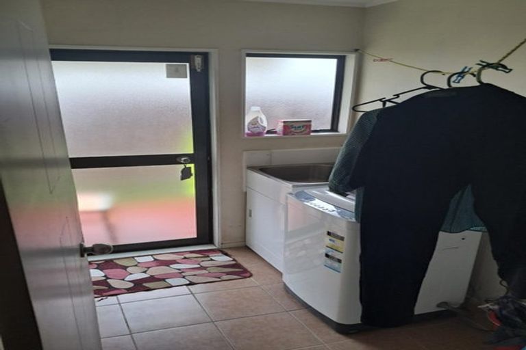 Photo of property in 1/5 Volta Place, Clendon Park, Auckland, 2103