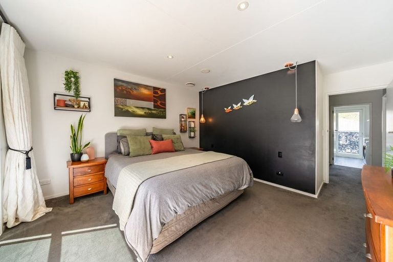 Photo of property in 32 King Charles Drive, Kingsley Heights, Upper Hutt, 5018