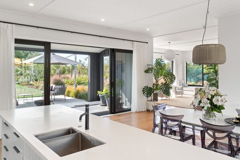 Photo of property in 7 Fairway Drive, Martinborough, 5711