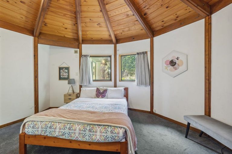 Photo of property in 11 Aquarius Drive, Kawaha Point, Rotorua, 3010