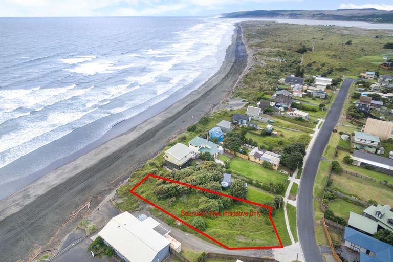 Photo of property in 5 Ocean View Road, Port Waikato, 2695