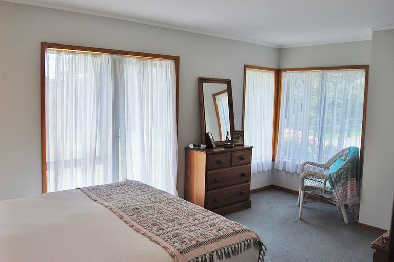 Photo of property in 87 Hurndall Street East, Maungaturoto, 0520