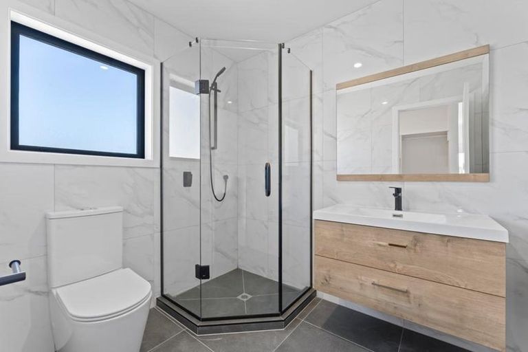 Photo of property in 30 Opaheke Road, Papakura, 2110