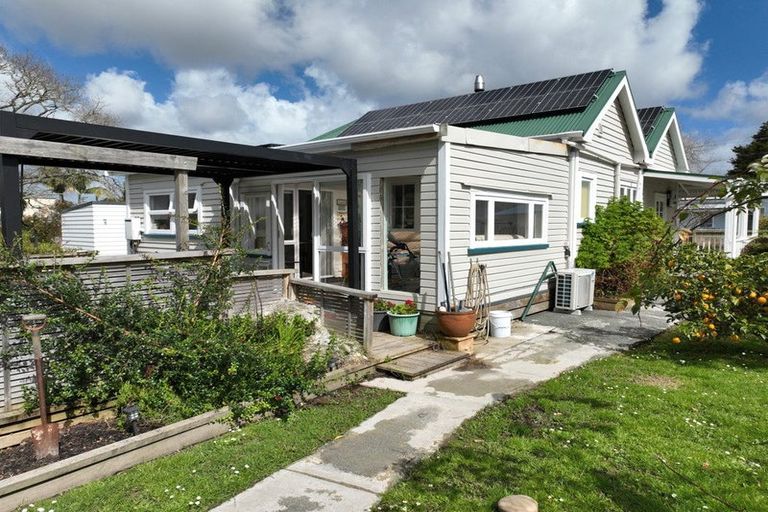 Photo of property in 10 Franklin Road, Paparoa, 0571