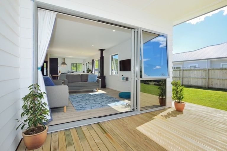 Photo of property in 83 Hamilton Drive, Wainui, Gisborne, 4010