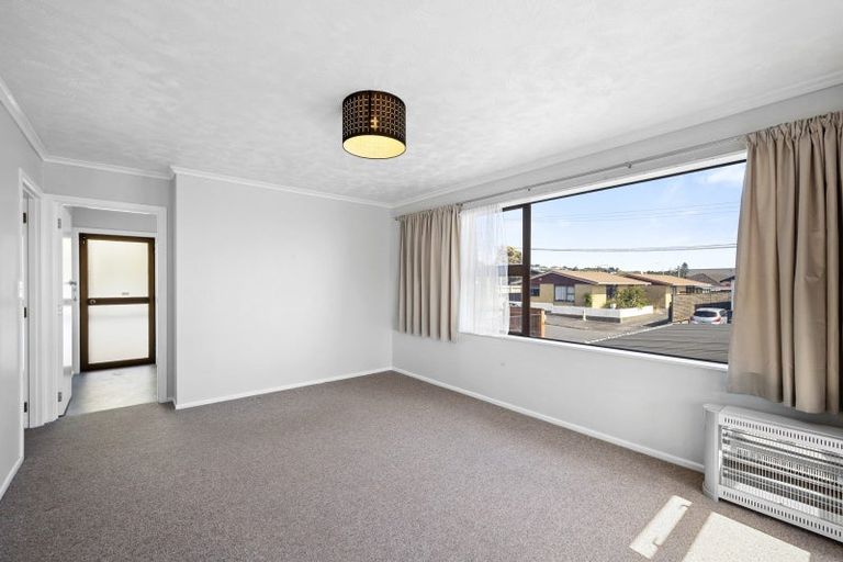 Photo of property in 17 Cutfield Road, New Plymouth, 4310