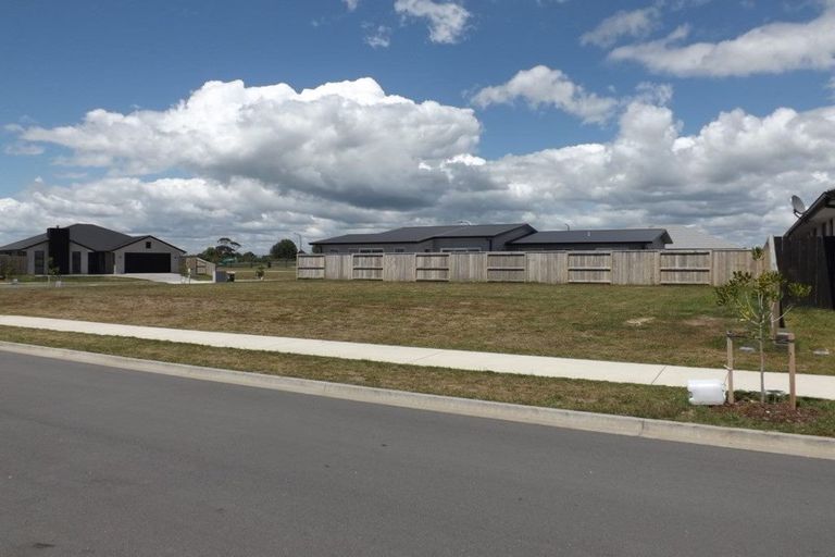 Photo of property in 58 Te Kio Crescent, Papamoa Beach, Papamoa, 3118