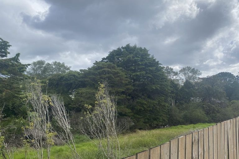 Photo of property in 109-111 Parrs Cross Road, Glen Eden, Auckland, 0612