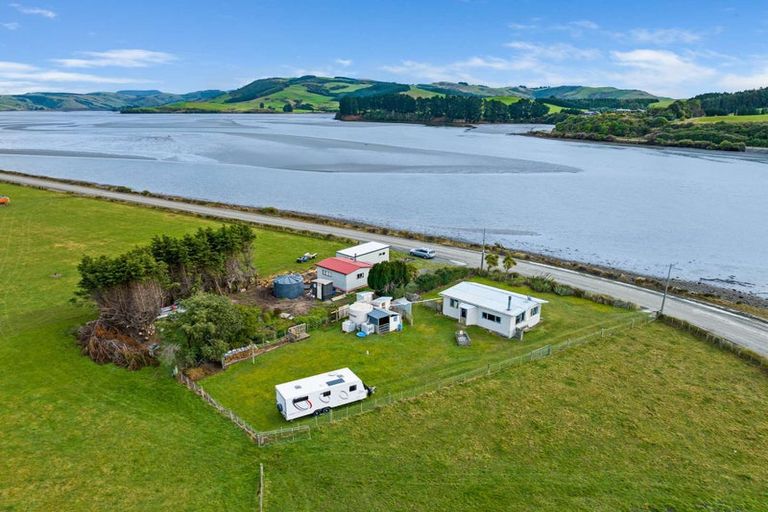 Photo of property in 5 Lakeside Road, Hinahina, Owaka, 9586