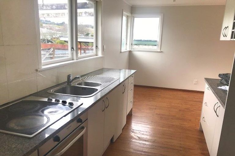 Photo of property in 35 Belgrave Place, Papakura, 2110