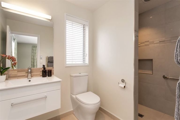 Photo of property in 15 Acorn Close, Waltham, Christchurch, 8023