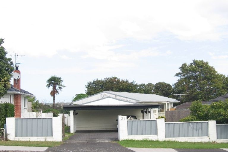 Photo of property in 21 Reeves Road, Pakuranga, Auckland, 2010