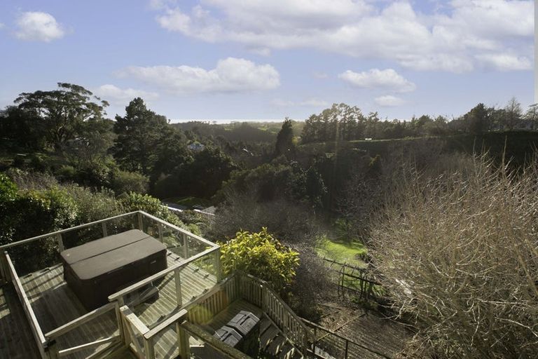 Photo of property in 397 Mangorei Road, Merrilands, New Plymouth, 4312