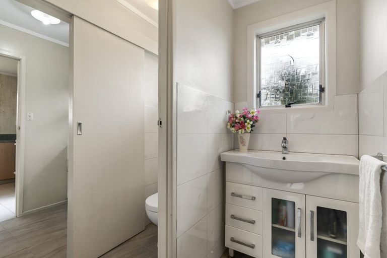 Photo of property in 1/103 Pigeon Mountain Road, Half Moon Bay, Auckland, 2012