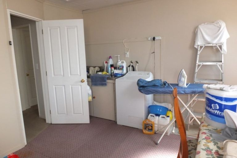 Photo of property in 17 Hennessy Street East, Foxton Beach, Foxton, 4815