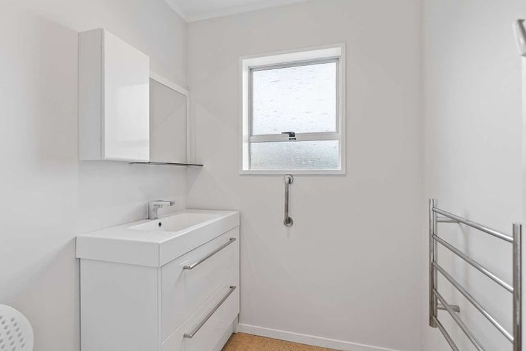 Photo of property in 4 Saunders Place, Gonville, Whanganui, 4501