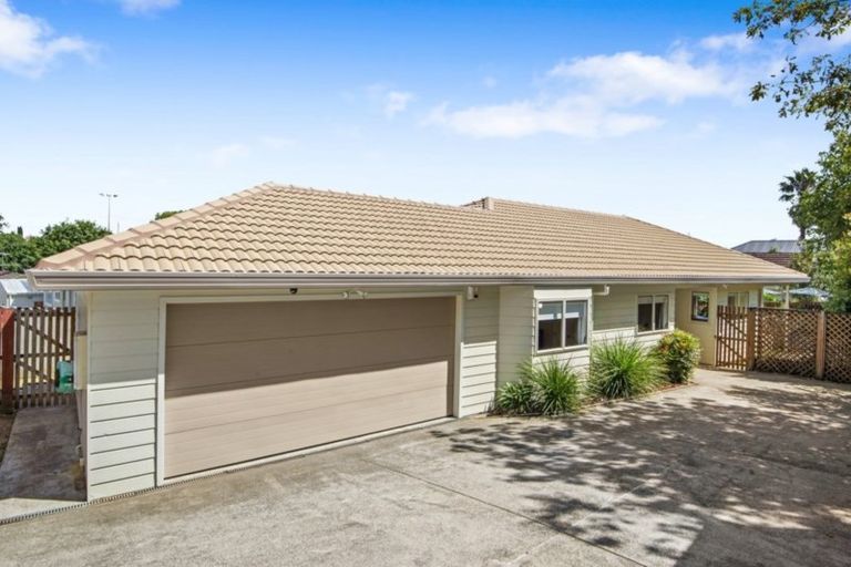 Photo of property in 2/67 Drake Street, Howick, Auckland, 2014