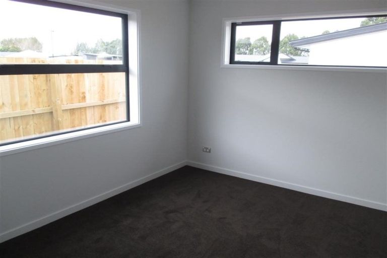 Photo of property in 10 Luxembourg Crescent, Halswell, Christchurch, 8025