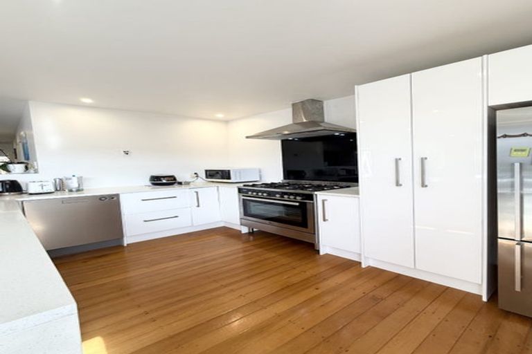 Photo of property in 84 Salisbury Road, Birkdale, Auckland, 0626