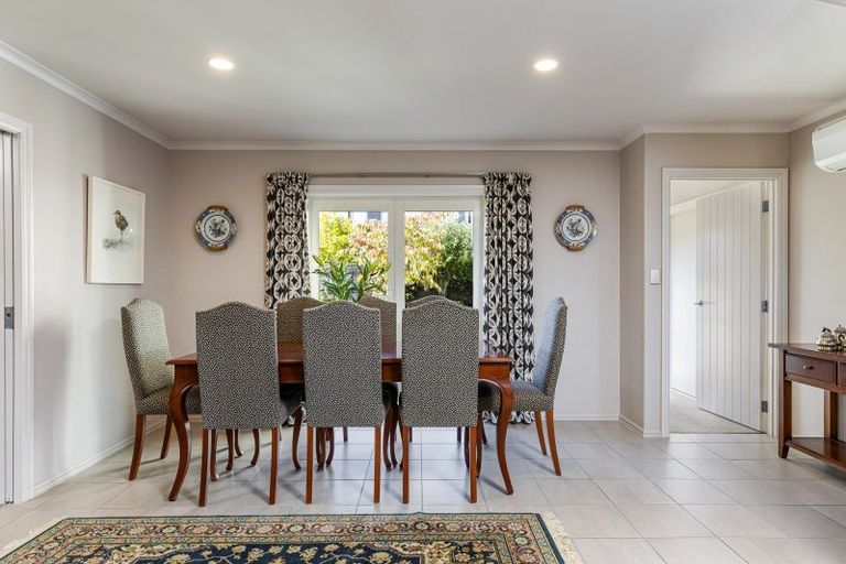 Photo of property in 10 Glentui Place, Waikawa, Picton, 7220