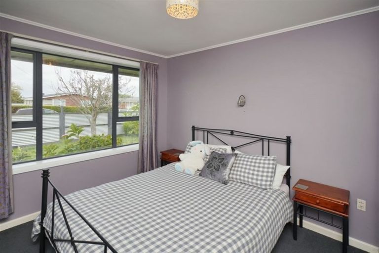 Photo of property in 9 Ashgrove Street, Rangiora, 7400