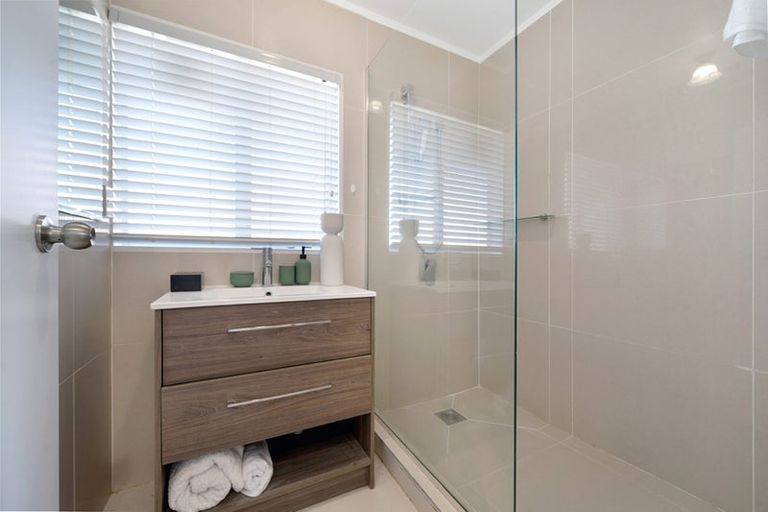 Photo of property in 9 Central Park Drive, Te Atatu South, Auckland, 0610