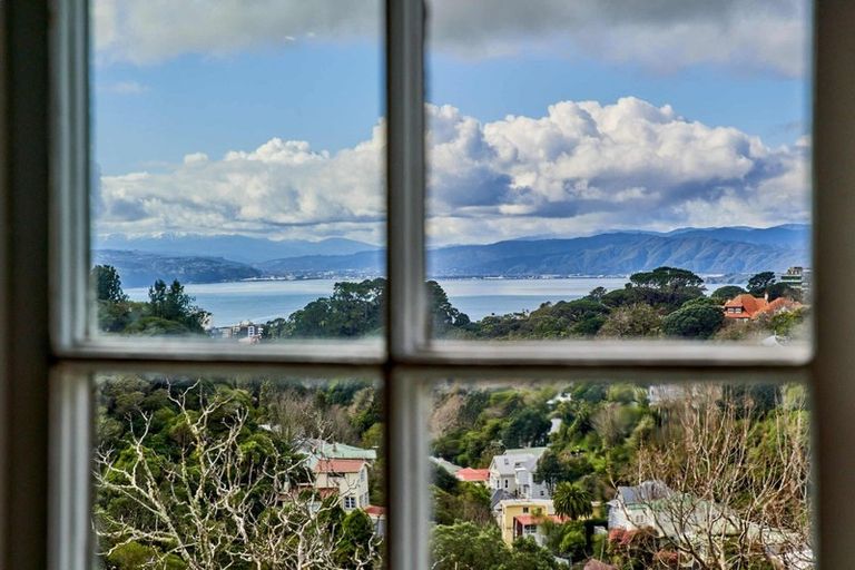 Photo of property in 9 Northland Road, Northland, Wellington, 6012