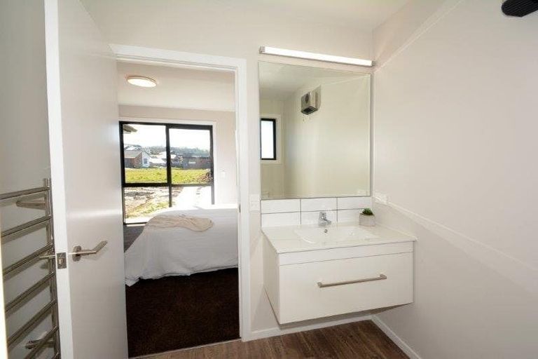 Photo of property in 43 Awa Toru Drive, Fairfield, Dunedin, 9018