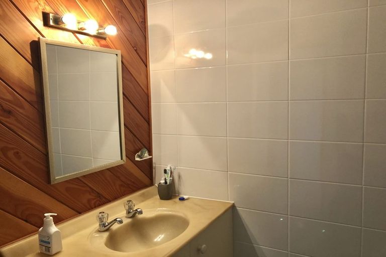 Photo of property in 27a Kenmure Avenue, Forrest Hill, Auckland, 0620