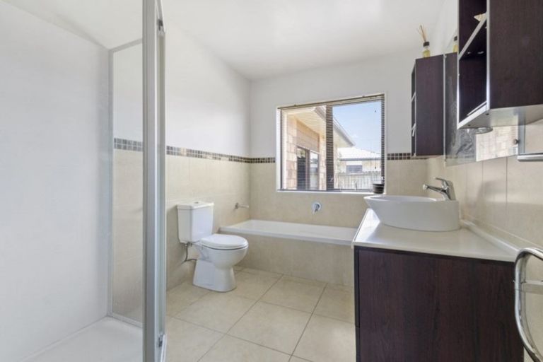 Photo of property in 27 Artillery Drive, Papakura, 2110