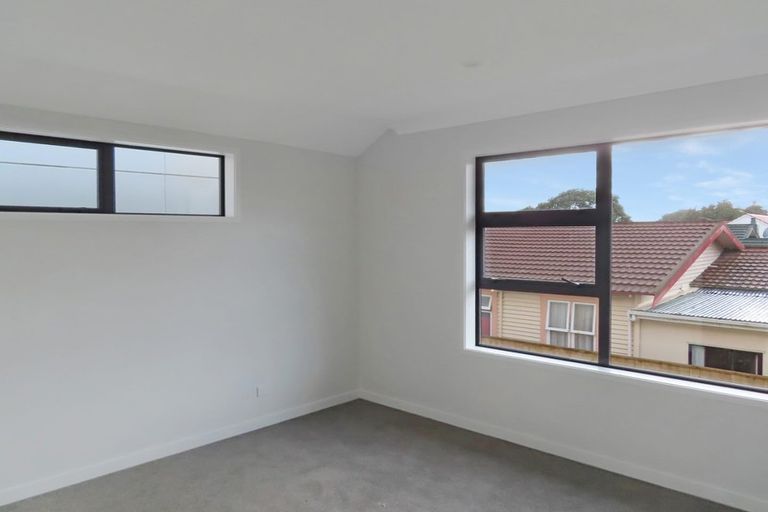 Photo of property in 90b Cambridge Terrace, Waterloo, Lower Hutt, 5011