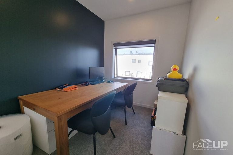 Photo of property in 5/3 Genevieve Lane, Hobsonville, Auckland, 0616