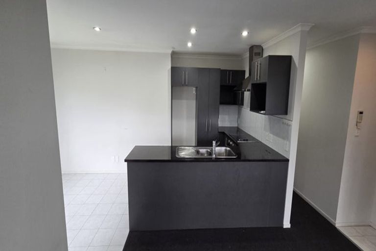 Photo of property in 33 Edgewood Way, Henderson, Auckland, 0612
