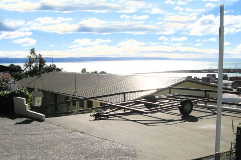 Photo of property in 2 Karaka Road, Bluff Hill, Napier, 4110