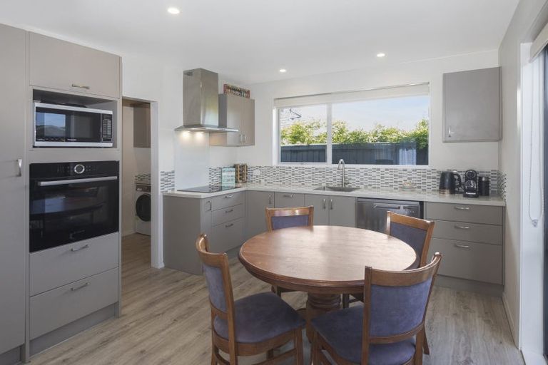 Photo of property in 1/290 Avonhead Road, Avonhead, Christchurch, 8042