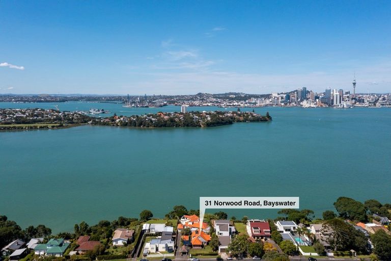 Photo of property in 31 Norwood Road, Bayswater, Auckland, 0622