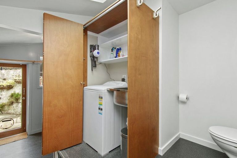 Photo of property in 211 Marine Parade, Seatoun, Wellington, 6022