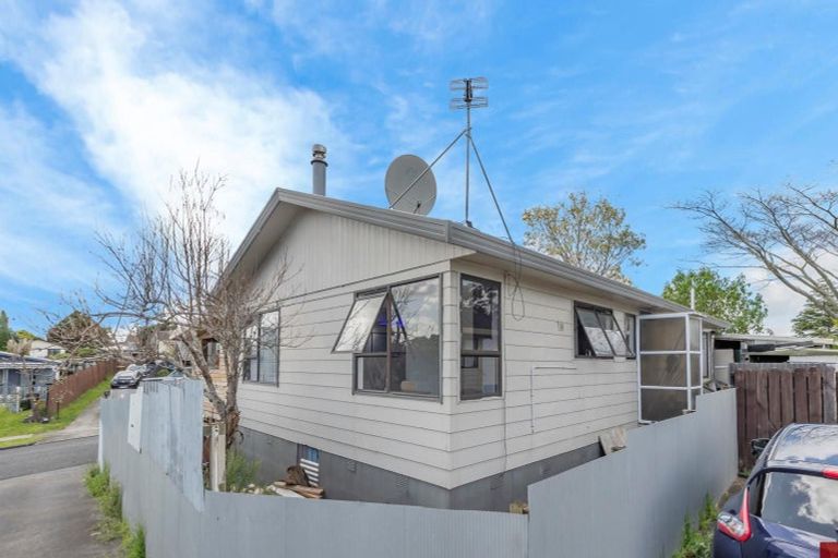 Photo of property in 1/1 Rebecca Rise, Weymouth, Auckland, 2103