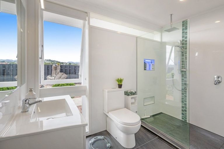 Photo of property in 157 Rongotai Road, Kilbirnie, Wellington, 6022