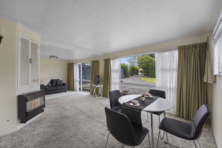 Photo of property in 21 Hall Grove, Ebdentown, Upper Hutt, 5018