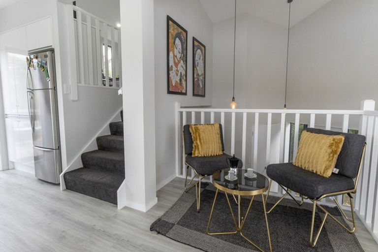 Photo of property in 3a Kiwi Crescent, Tawa, Wellington, 5028