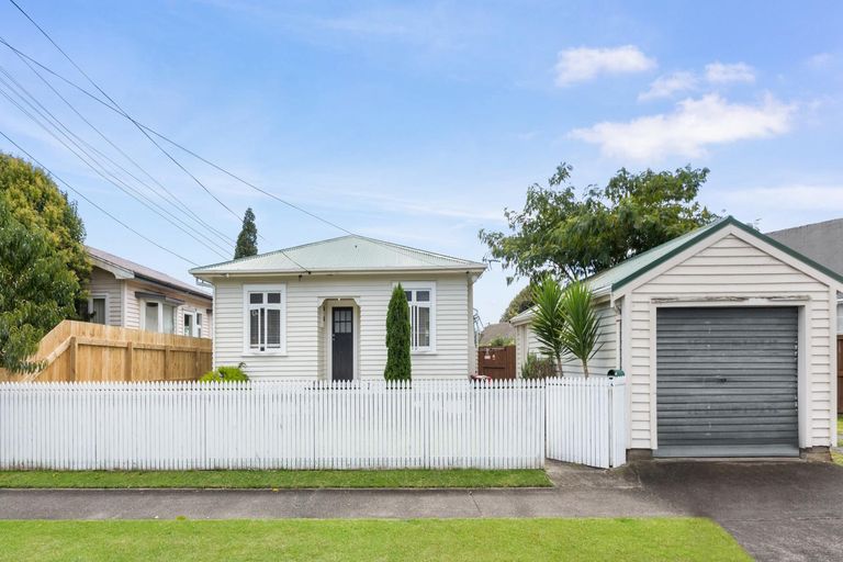 Photo of property in 4 Anzac Avenue, Morrinsville, 3300