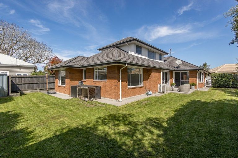 Photo of property in 19 Innisfree Place, Northwood, Christchurch, 8051