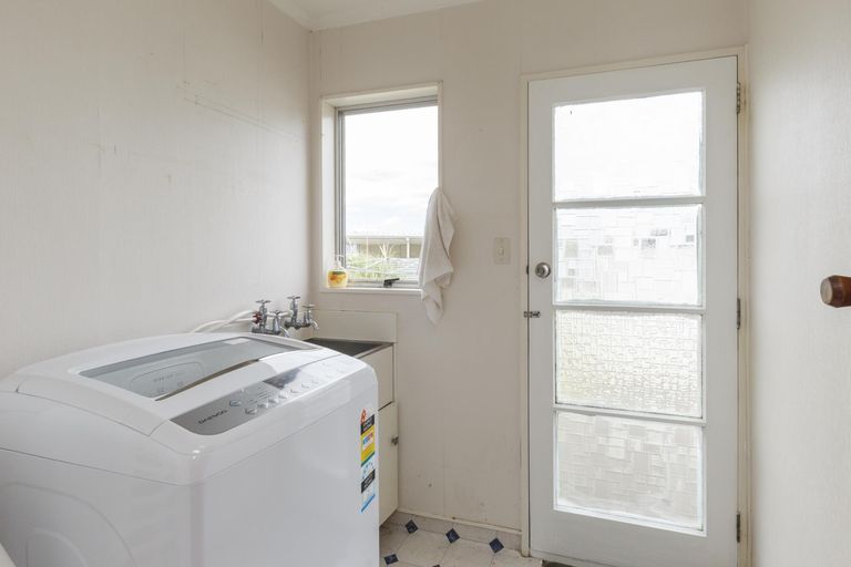 Photo of property in 22 Palliser Place, Milson, Palmerston North, 4414