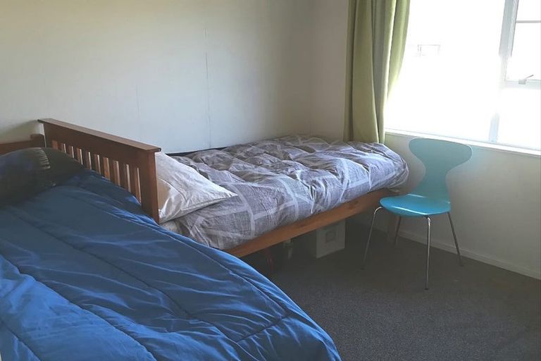 Photo of property in 2/112 Nigel Road, Browns Bay, Auckland, 0630