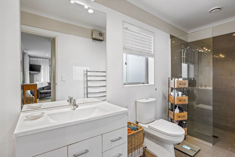 Photo of property in 7 Lockyer Road, Kumeu, 0810